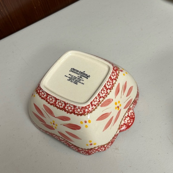 Temptations Old World Hand-Painted Floral Ceramic Bowl - Red and White - Picture 5 of 13